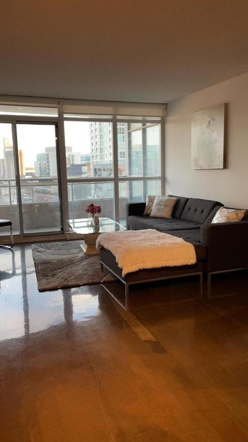 Toronto Downtown Luxurious Stylish 3 Bedroom 3 Bath 2 Balconies Near Rogers Centre Lakeview Condo Bagian luar foto