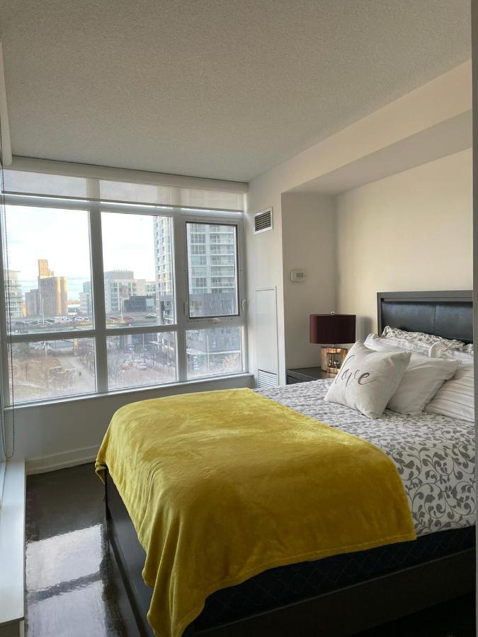 Toronto Downtown Luxurious Stylish 3 Bedroom 3 Bath 2 Balconies Near Rogers Centre Lakeview Condo Bagian luar foto