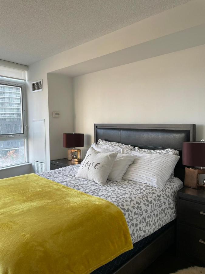 Toronto Downtown Luxurious Stylish 3 Bedroom 3 Bath 2 Balconies Near Rogers Centre Lakeview Condo Bagian luar foto
