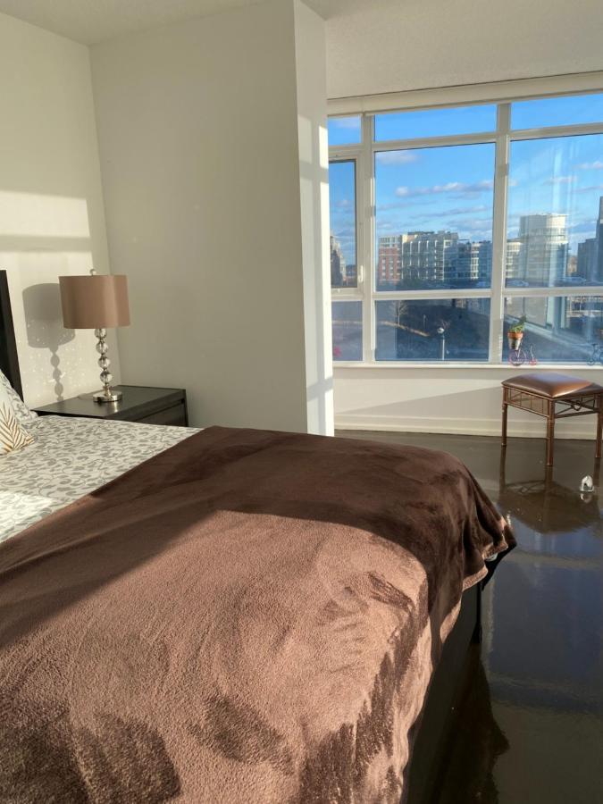 Toronto Downtown Luxurious Stylish 3 Bedroom 3 Bath 2 Balconies Near Rogers Centre Lakeview Condo Bagian luar foto