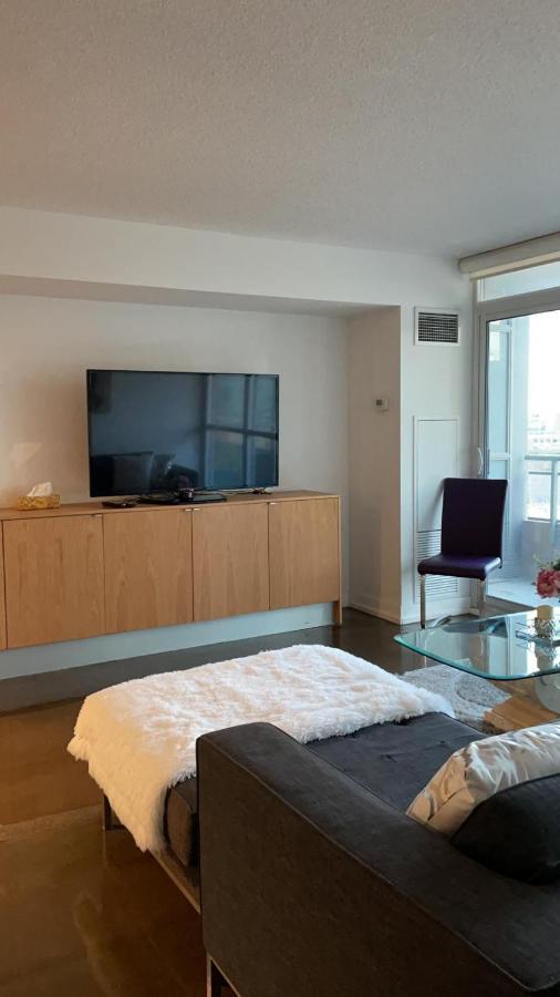 Toronto Downtown Luxurious Stylish 3 Bedroom 3 Bath 2 Balconies Near Rogers Centre Lakeview Condo Bagian luar foto