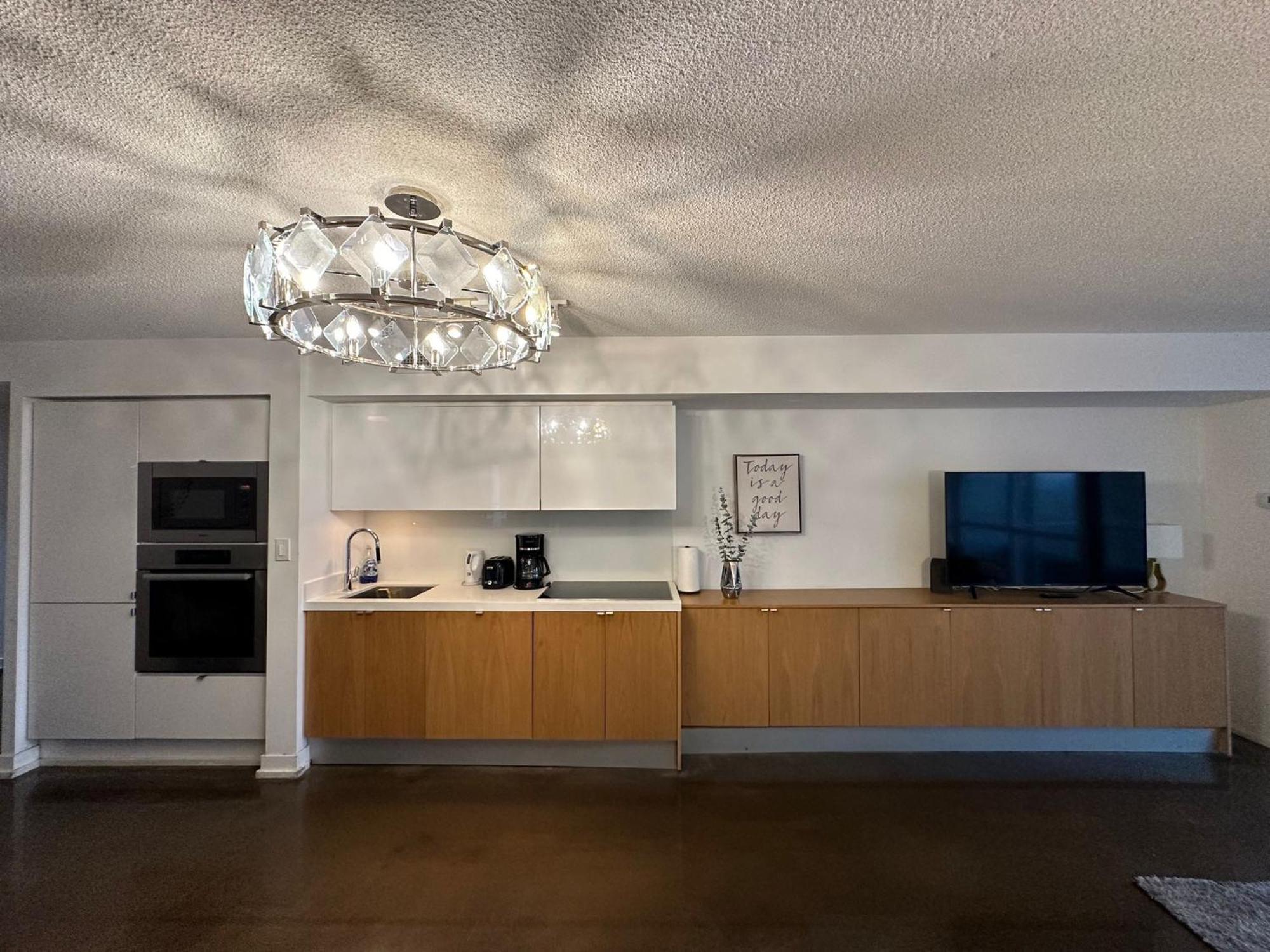 Toronto Downtown Luxurious Stylish 3 Bedroom 3 Bath 2 Balconies Near Rogers Centre Lakeview Condo Bagian luar foto